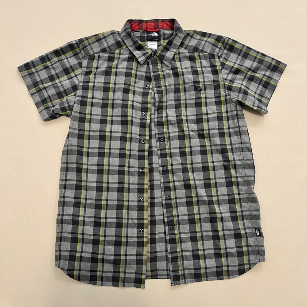 The North Face Mens Plaid Short Sleeve Button Up Shirt Gray Size M Medium